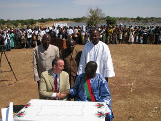 09 Signature De La Convention Avec La Mairie